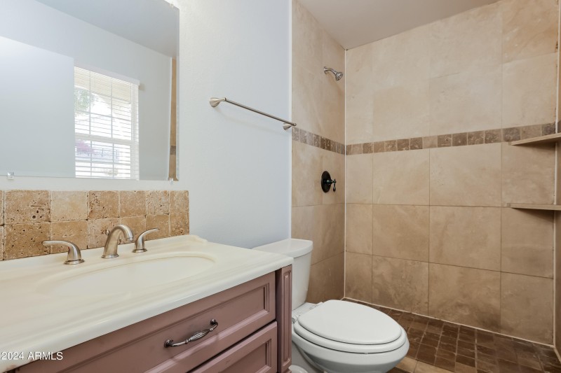 025-photo-primary-bathroom-13286370