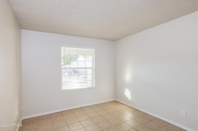 026-photo-bedroom-13286366