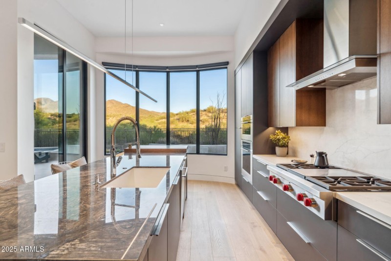 Chef Inspired Kitchen & Mountain Views!
