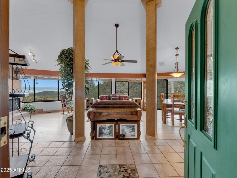 004_Looking from front entrance