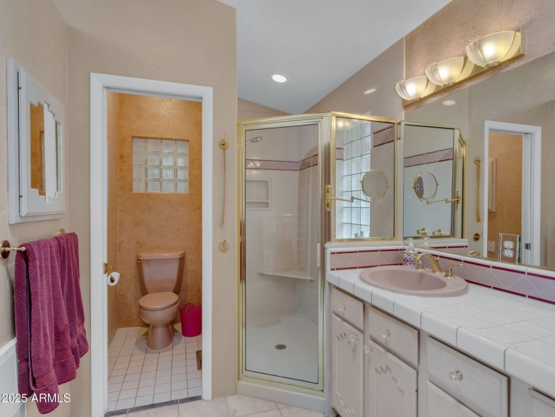 025_private toilet room