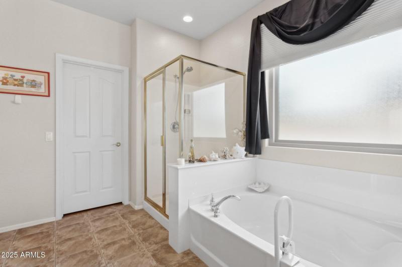 Separate Shower/Tub - Walk-in Closet