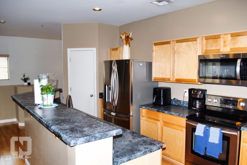 1420 N 81St Ave For Lease