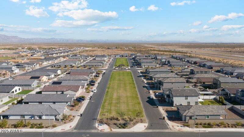 Destination at Gateway Community Side En