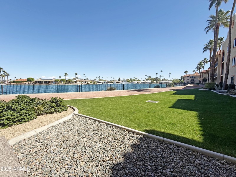 B112_Patio_Lake_View