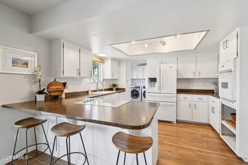 Bright, Clean Kitchen