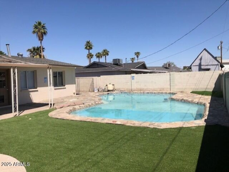 4517 Grandview - Yard 4