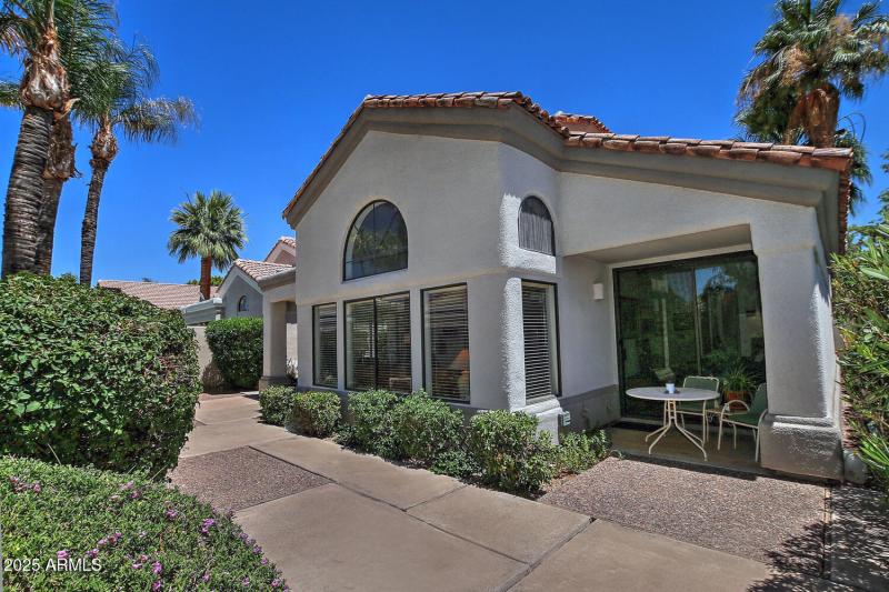 Private Primary Sitting Area