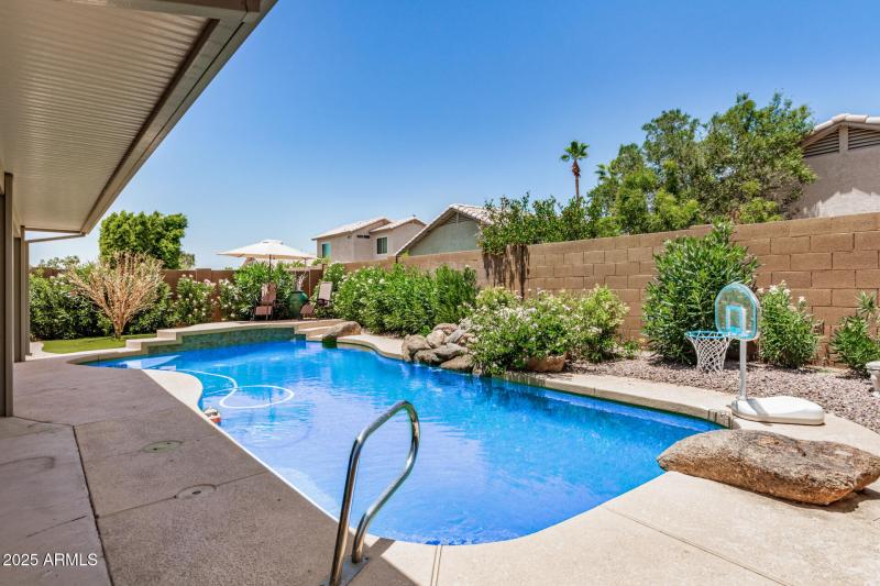 Beautiful Pool w/ Waterfall