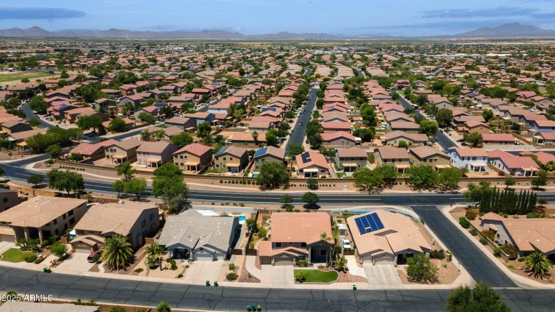 64-web-or-mls-20226-n-madison-dr