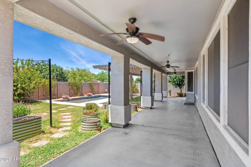 49-web-or-mls-20226-n-madison-dr