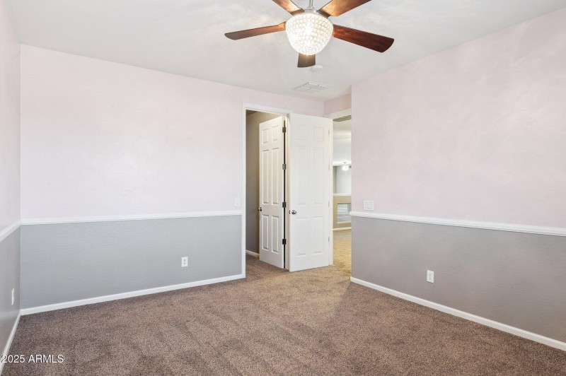 39-web-or-mls-20226-n-madison-dr