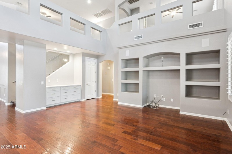 11-web-or-mls-20226-n-madison-dr