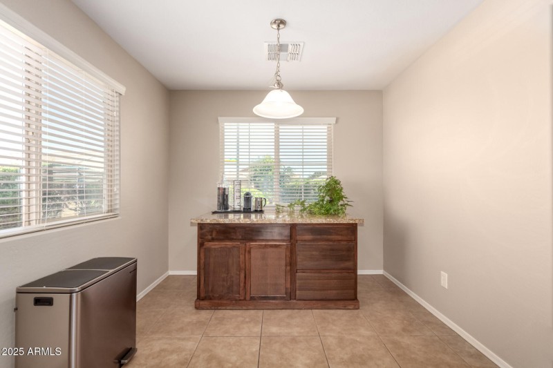 05 Kitchen2(Breakfast nook)