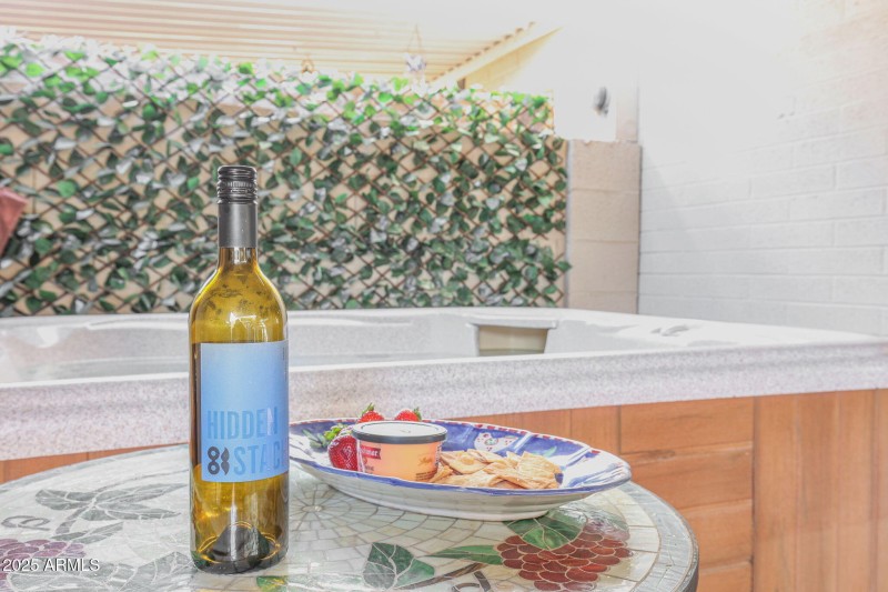 35-web-or-mls-6833-e-osborn-rd-e