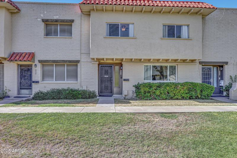 1-web-or-mls-6833-e-osborn-rd-e