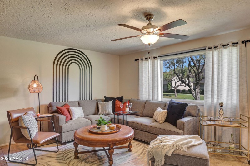 4-web-or-mls-6833-e-osborn-rd-e