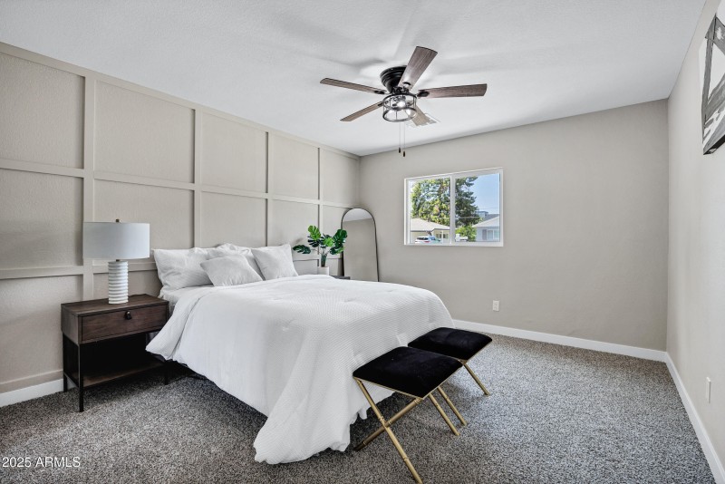 2509 E Meadowbrook Ave-23