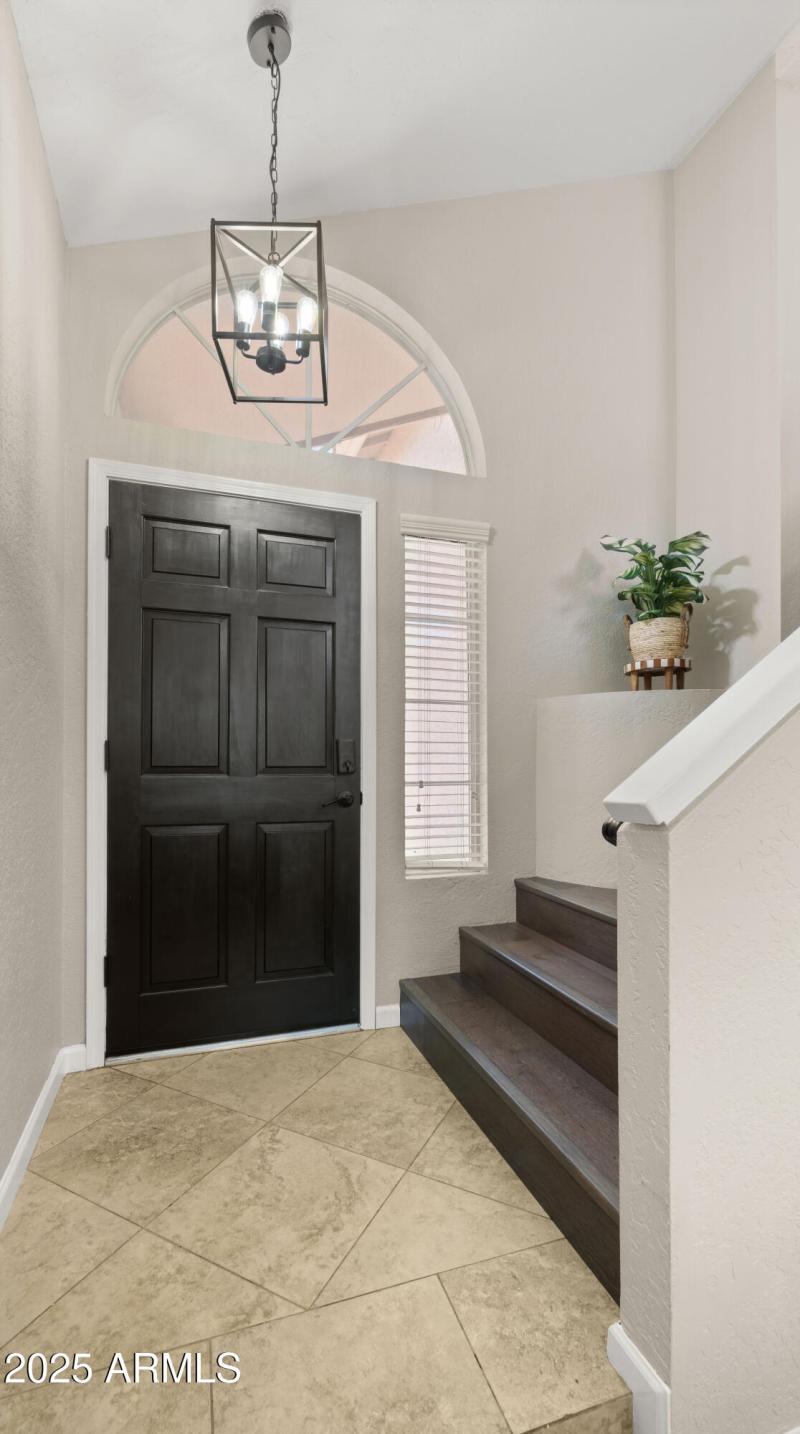 Foyer w/ Pendant Light