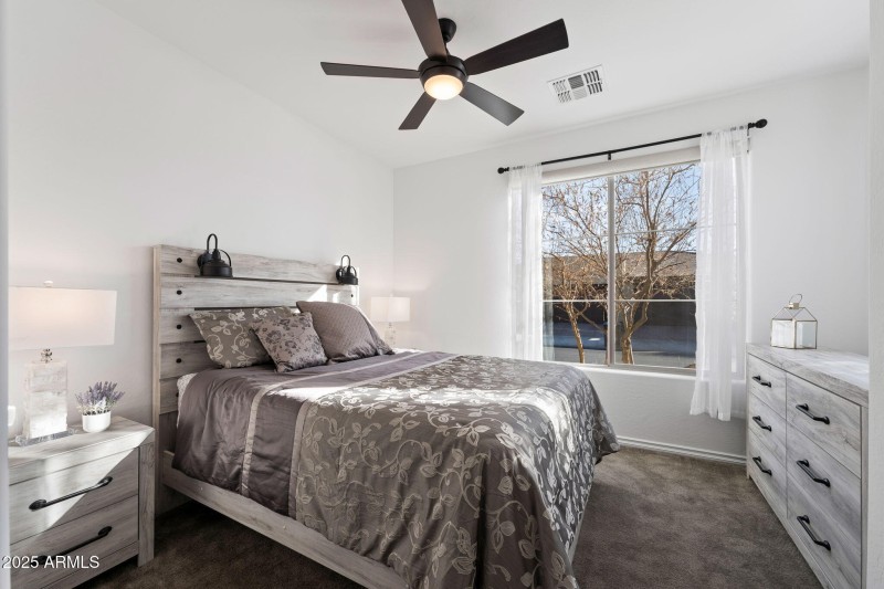 018__678 E Cobble Stone Dr