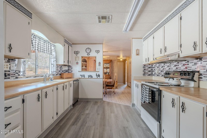 12-web-or-mls-Saddle-12