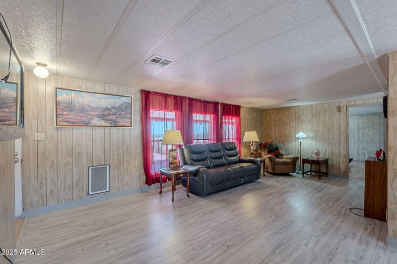 18-web-or-mls-Saddle-18