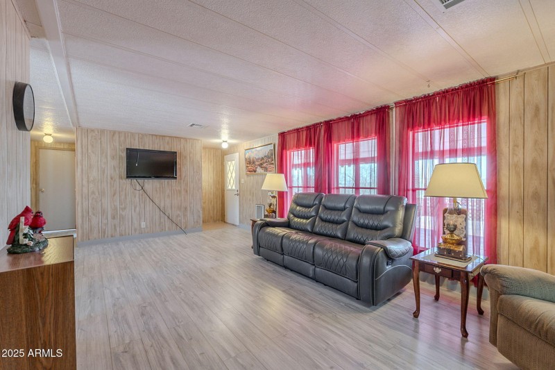 21-web-or-mls-Saddle-21