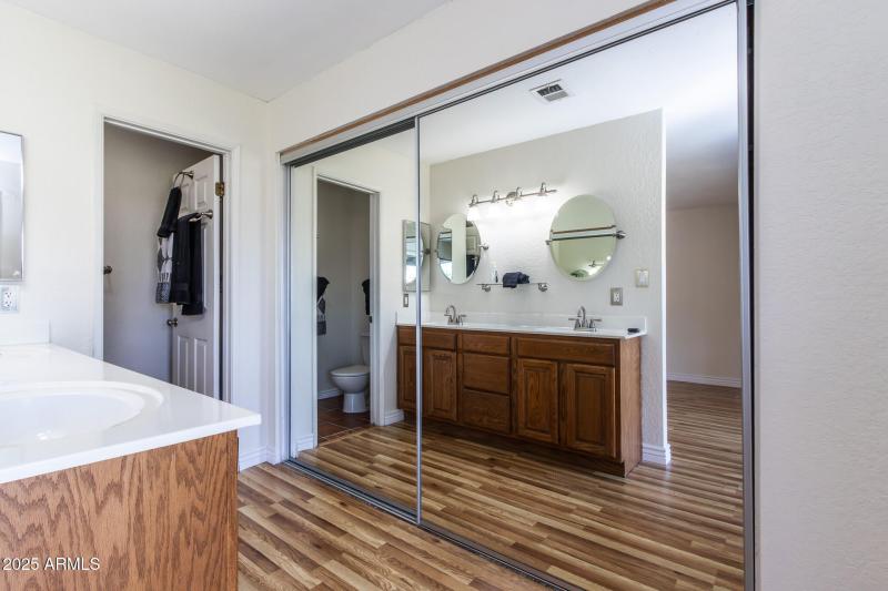 Primary Suite Bath/Full length Closet