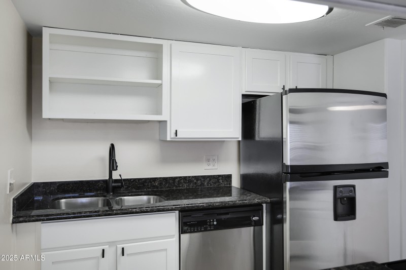 3619 E Monterosa St Apt 202-12