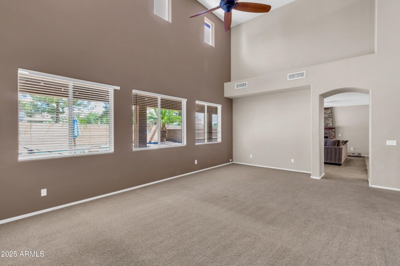 742 E Kingbird Dr-10