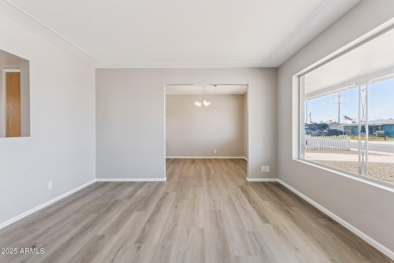 9-web-or-mls-5455-e-baltimore-st