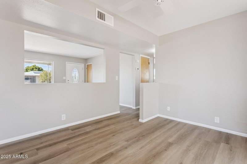 10-web-or-mls-5455-e-baltimore-st