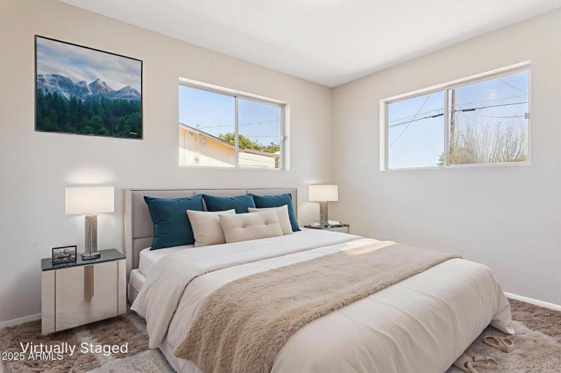 19-web-or-mls-5455-e-baltimore-st