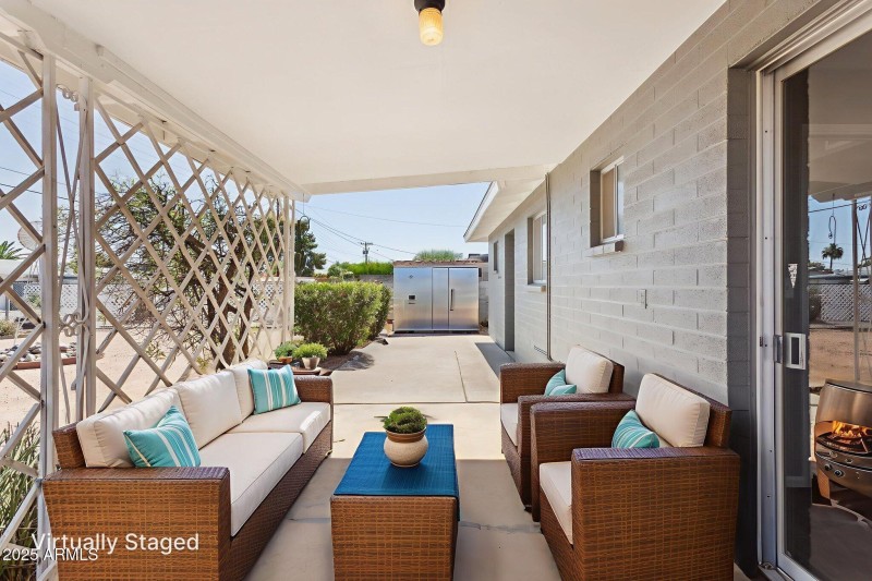 29-web-or-mls-5455-e-baltimore-st