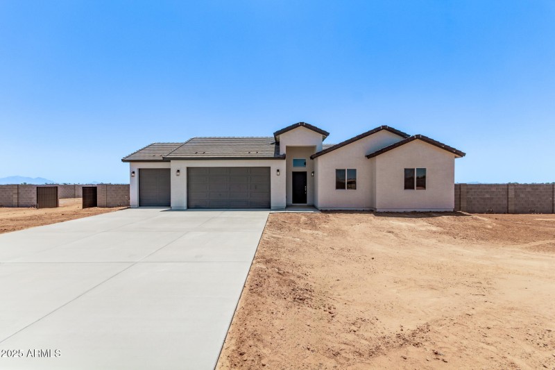 02 Sandstone Mountain