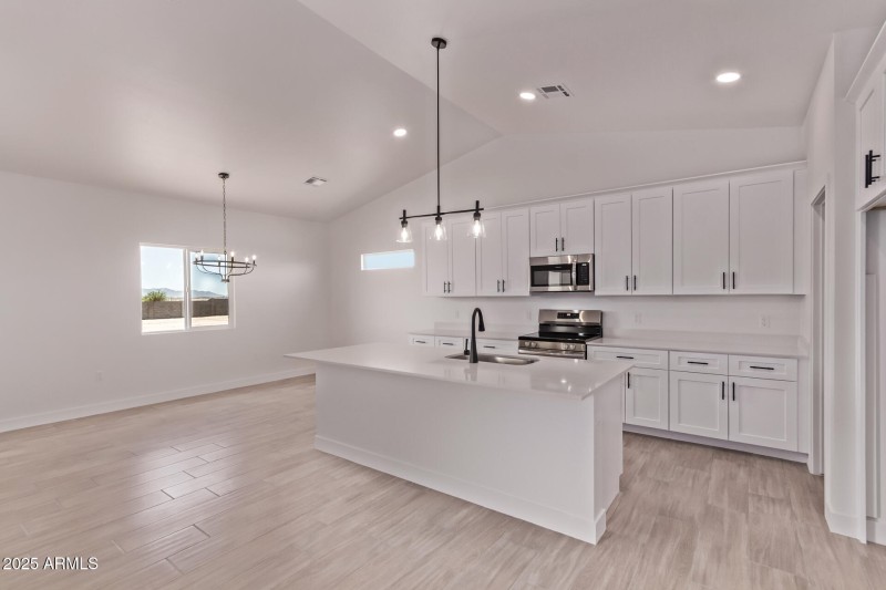 15 Sandstone Mountain