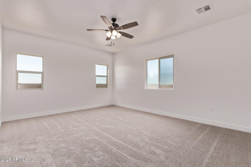 18 Sandstone Mountain