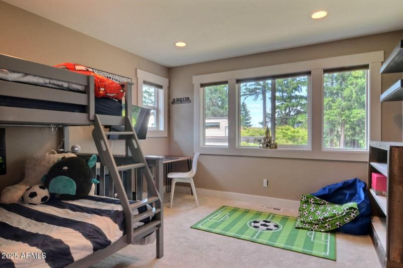 20-Second-Bedroom-Upper-Level