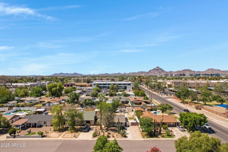 1940 E Indianola Ave-3