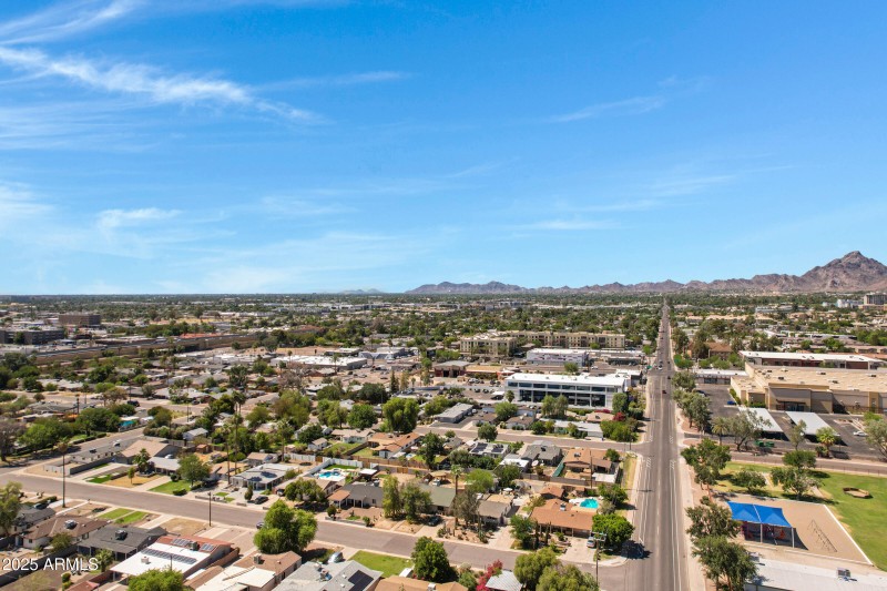 1940 E Indianola Ave-5