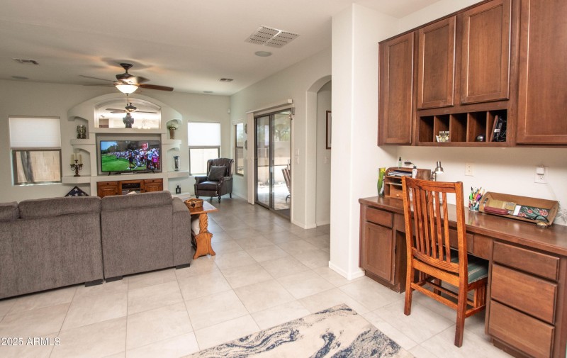 EXTRA WORKSPACE IN KITCHEN