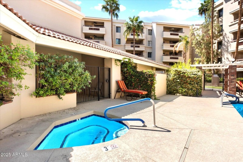 Community Spa/Jacuzzi