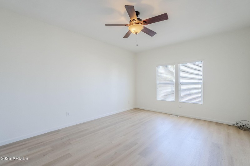 27-web-or-mls-Apache-27