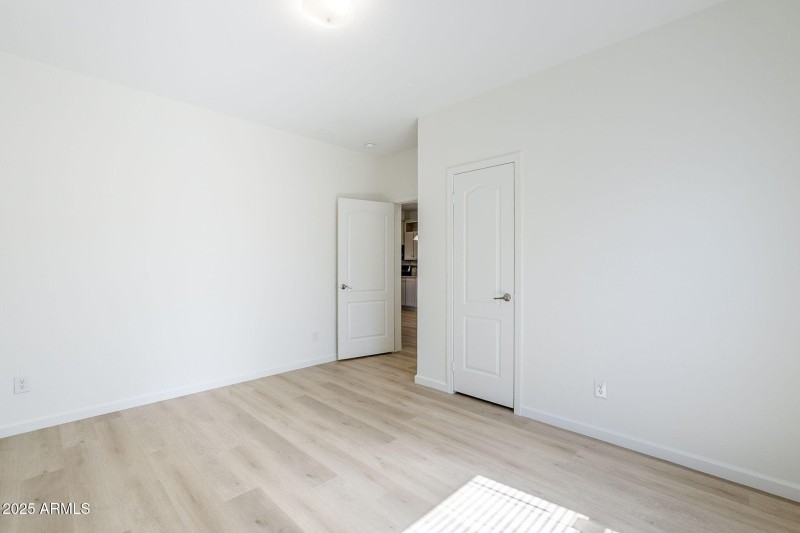 39-web-or-mls-Apache-39