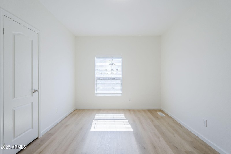 40-web-or-mls-Apache-40