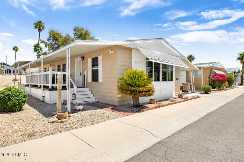 1638 E John Cabot Side Porch View