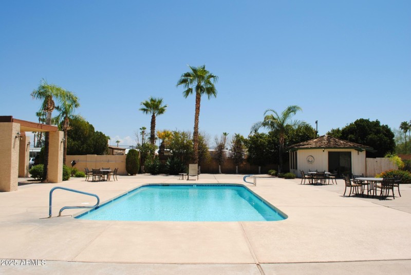 Sunrise Heights Community Pool