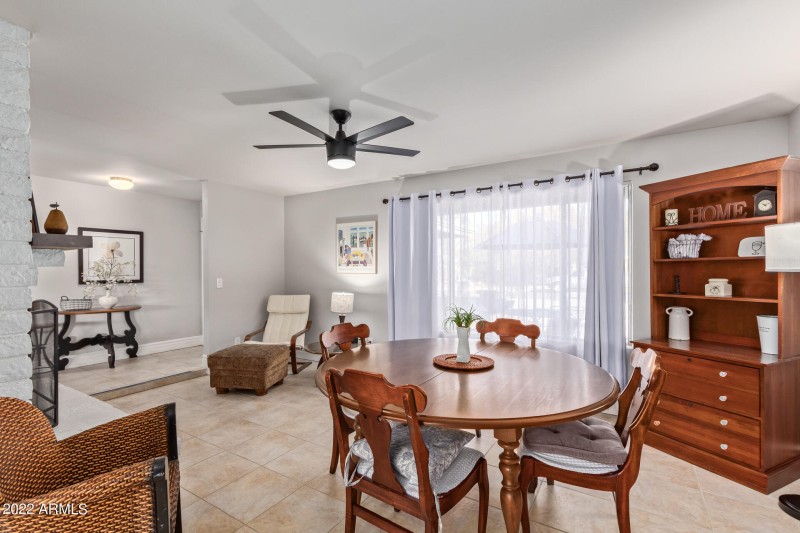 5337 E Gelding Living Room