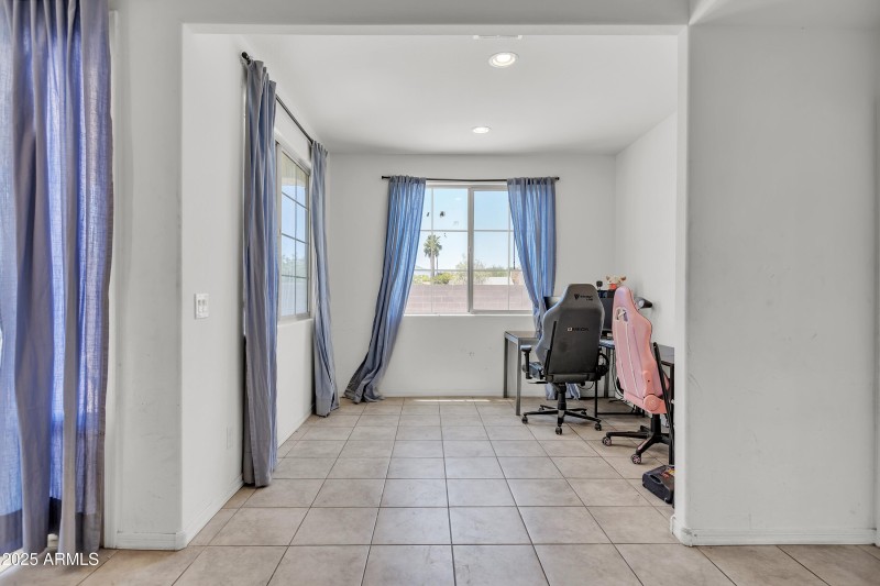 12375_W_Whyman_Ave14