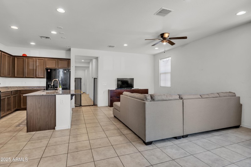 12375_W_Whyman_Ave13